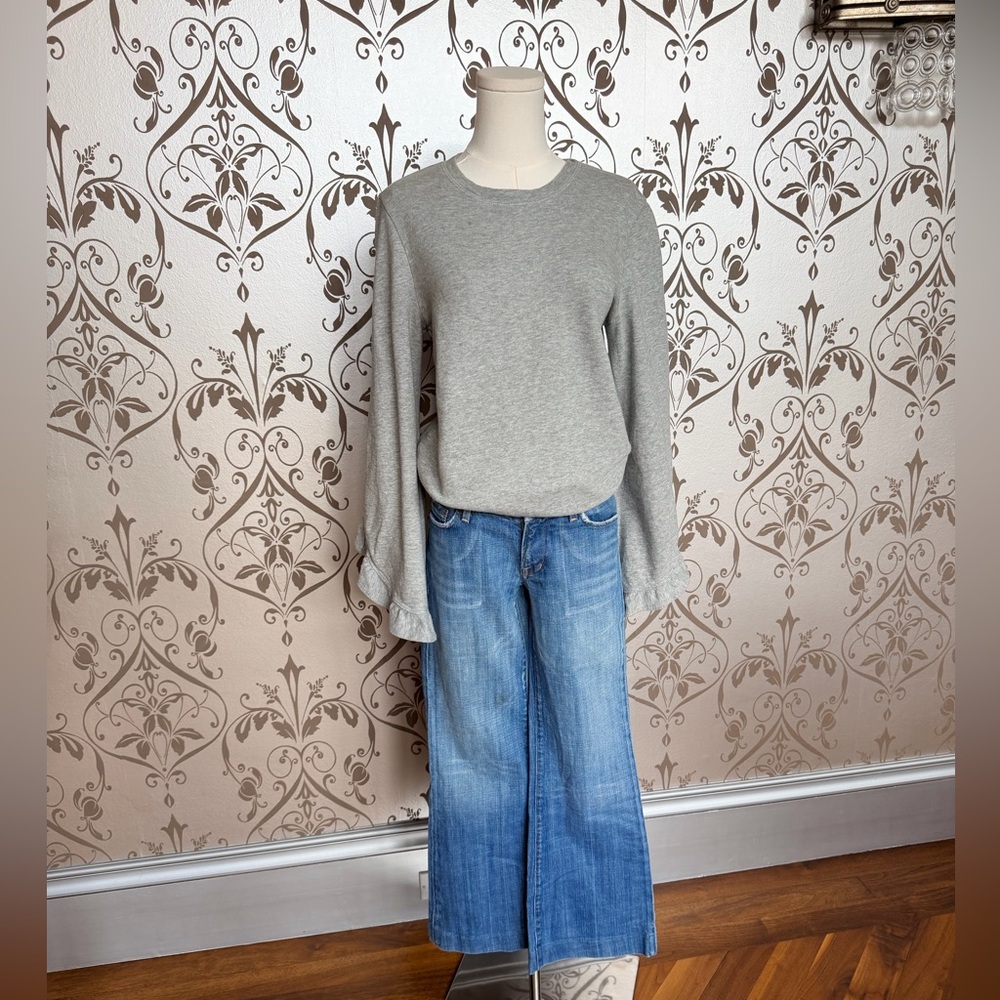 Citizens of Humanity Low Waist Full Leg Jeans +
A.L.C. Gray Cotton Sweatshirt XS